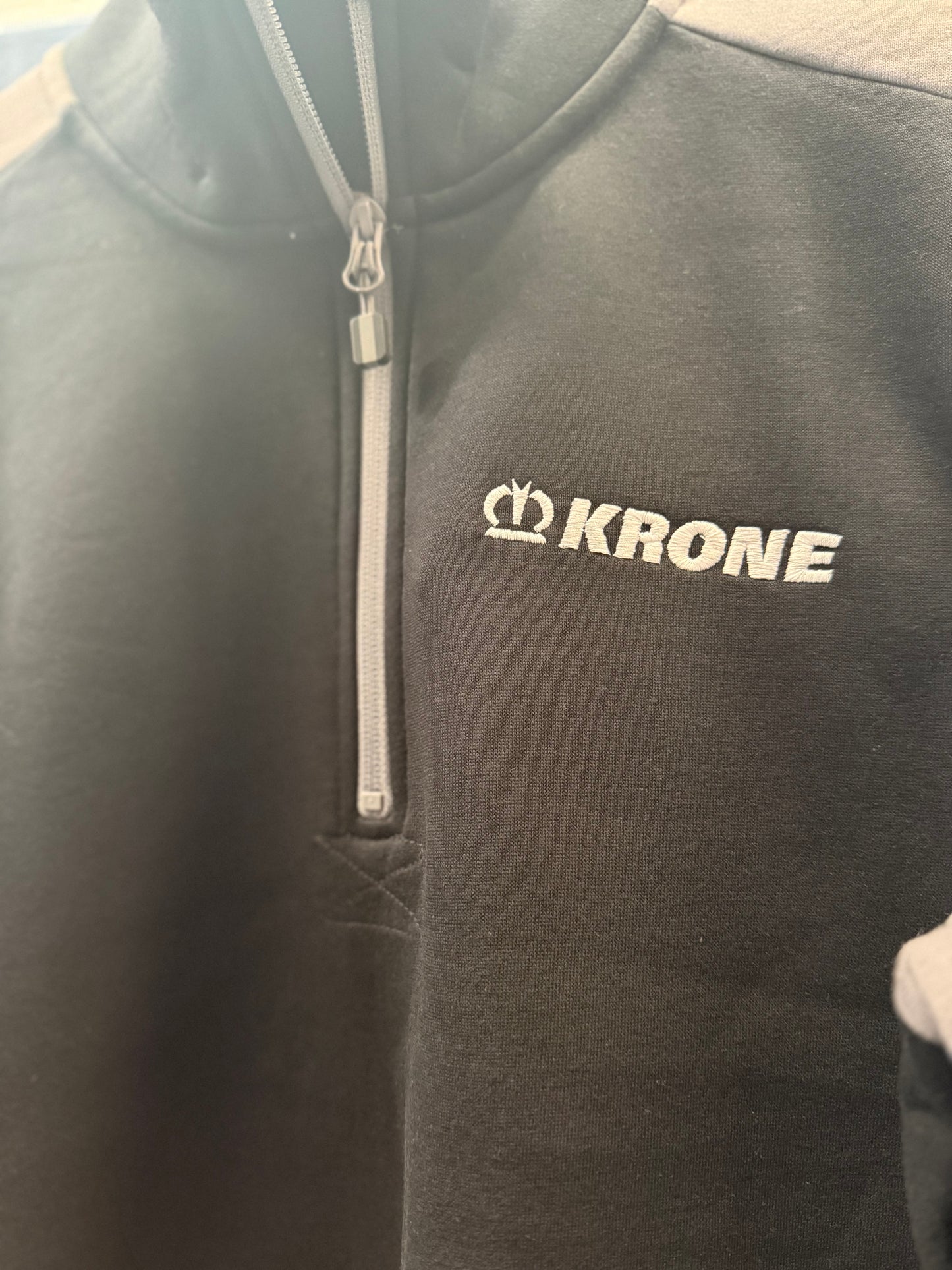 Contrast Panel Quarter Zip Sweatshirt